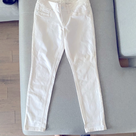 🤍SEVEN 🤍skinny crop jeans in size 8. 👖Brand new. Never worn. - Picture 3 of 9